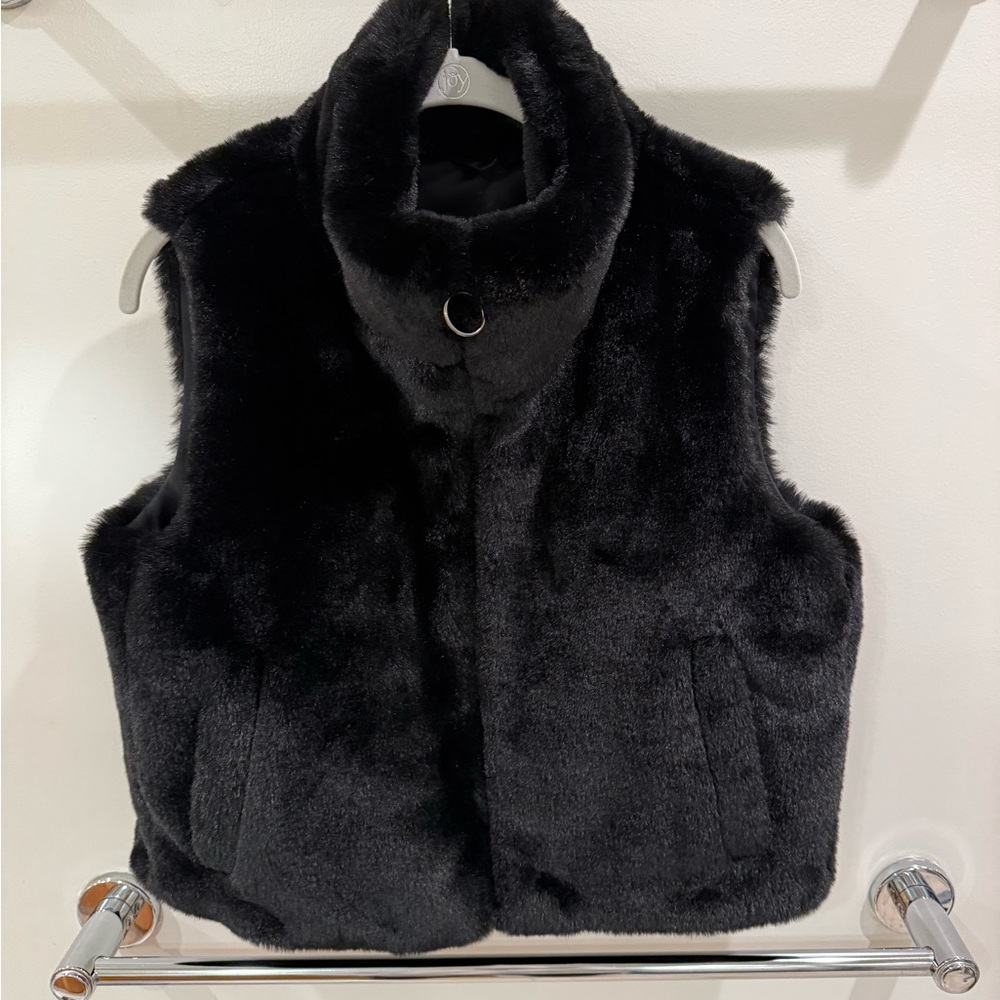 Donna Salyers Fabulous Furs Luxe Black Vest